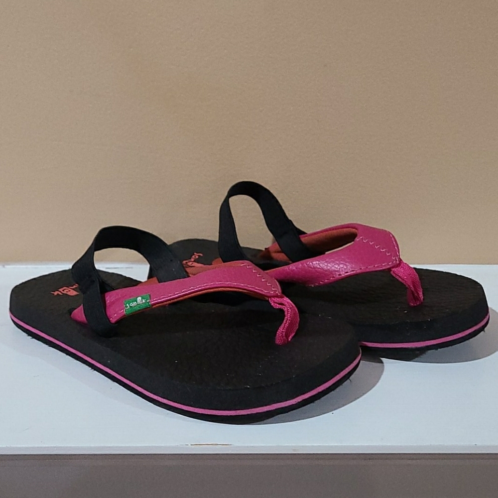 Kids Sanuk flip flops